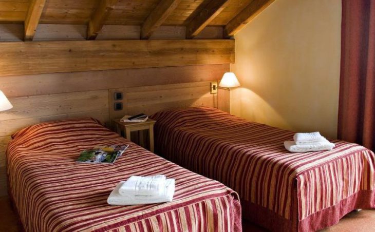 Village Montana Airelles, Tignes, Twin Bedroom